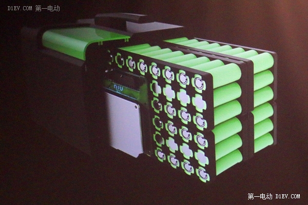 新能源車彎道超車的口號喊出了很久,前方仍然看得到特斯拉、寶馬、豐田等一眾國外友商,雖然不能說我們在苦苦追趕,但是在競賽的一開始我們就沒有什么看家法寶來打造企業的護城河,不像特斯拉有自己獨特的電池裝配工藝和電池管理技術,寶馬有多年的汽車設計和制造經驗,豐田除了電動車還有氫燃料車,那么在以后的競賽過程中,如果還沒能建立起獨特的優勢,超車的可能性是越來越渺茫。 產品的優勢建立有兩個基本方向,技術(性能)和價格。隨著制造的全球化,非資源類產品的價格即成本優勢很容易被瓦解,更容易(相對來說)也更應該努力的方向是發展技術優勢,建立產品的獨特性。號召從“中國制造”升級為“中國智造”也就是這個道理。回顧內燃機車的發展歷史,各個品牌的小汽車都有著令我們印象深刻的特點表訴。沃爾沃----安全、奔馳----高貴大氣、寶馬----年輕驕傲、豐田----省油耐用、大眾----低調可靠。毫無疑問,上述品牌在電動車領域仍然會試圖延續他們的品牌特色,繼續借助已經建立的優勢。 幸運的是,電動汽車雖然也是汽車,但是畢竟和內燃機車有很大不同。電動汽車比內燃機車出現要早,卻要到100多年后的今天才開始漸熱就是因為這個很大的不同,那就是電動汽車直到今天,才開始進入實用階段(相比內燃機車)。在這個實用階段完全成熟之前,過去內燃機時代品牌的影響力不能說完全沒有,但是已經被大大削弱了。想買電動汽車的人,首先關心的是可靠性怎樣,續航里程多少,而不是象買內燃機車,客戶是先有明確的品牌指向的。特斯拉,一個成立僅幾年的企業,能在電動汽車領域異軍突起也說明了這一點。電動汽車的品牌,基本上要從零開始建立。 那么,在電動汽車這個產業里,哪些技術是適合我們重點發展呢?電動汽車基本的是能量系統和運動系統,也就是電池、電機和電控。所謂實用和可靠,就是這幾方面組合的性能,配合基礎設施,能夠達到或基本達到內燃機車的低性能。電機和電控因為自發明出來就一直在使用一直在改進,經過這么多年已經很成熟了,性能再提高1%、2%需要付出很大的成本;電池基本上是材料科學,屬于基礎研究領域,中國企業在這方面優勢不大,而且從實驗室到商業化路途漫長,顛覆式的創新無法期待。剩下的就只有應用技術了,電動汽車目前大的問題是安全和續航里程問題,都集中在電池這塊,不管是何種類型的鋰電池,成組串聯使用都會帶來巨大問題,2015年以來各地的電動公交大巴起火爆炸就是一個例證,以后的幾年這類事故將是高發期,因為電池使用了幾年而沒有得到很好的維護,危險概率逐日升高。這個問題目前解決的關鍵就是BMS(電池管理系統),特斯拉也是因為獨特的BMS而越過了實用這個門檻。 中國電動汽車要彎道超車 BMS必須攻克 BMS,電池管理系統,是一個本世紀才誕生的新產品。因為電化學反應的難以控制和材料在這個過程中性能變化的難以捉摸,所以才需要這么一個管家來時刻監督調整限制電池組的行為,以保障使用安全。觀察現在的BMS,難說哪家的產品已經馴服了鋰電池組,包括特斯拉(表現稍好,但是繁復的接線和高成本的工藝都應該還有優化的空間)。可以說,在BMS面前,中國企業和國外企業是站在同一起跑線上。尤其是中國,有著電動汽車的大市場,這是一個天然的優勢。得BMS者得先機,BMS成熟之日,就是電動汽車市場疾馳之時。 中國電動汽車想要彎道超車,BMS必須攻克。